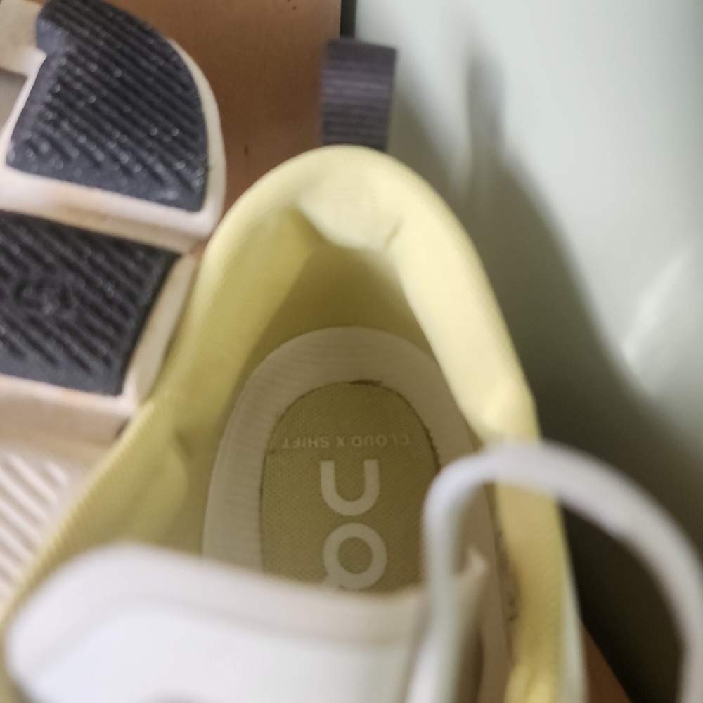On Cloud X Helion Women's Run Walk Train Athletic Shoes SZ 9 White Yellow Gym - Picture 15 of 15